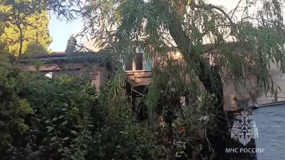 62 человека эвакуировали из-за пожара в Ялте ночью