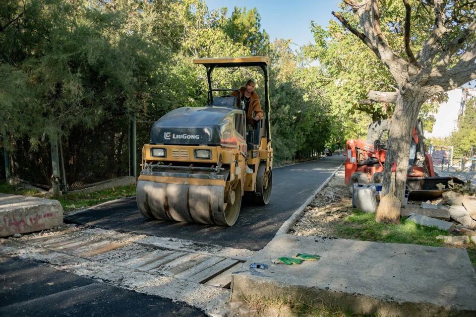 Ремонтируем пешеходные сети на проспекте Генерала Острякова и улице Маршала Геловани Ремонтируем пешеходные сети на проспекте Генерала Острякова и улице Маршала Геловани