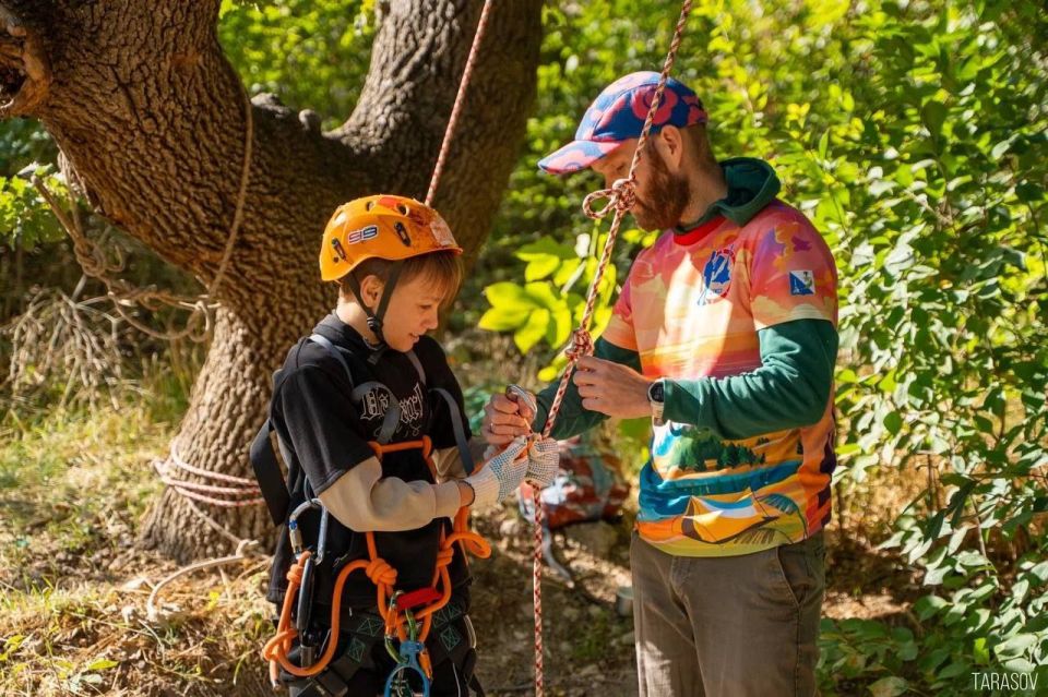 Юные севастопольцы приняли участие в тристско-краеведческий слёте «Добро пожаловать»