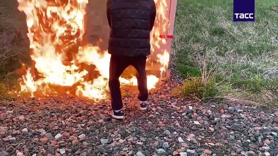 В Мордовии ФСБ задержала 18-летнего юношу, который по заданию военной разведки Украины совершал поджоги на ж/д в регионе