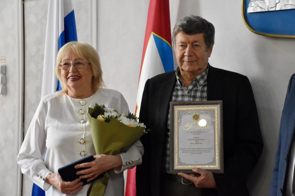 Александр Кулагин: Сегодня, в Международный день пожилых людей, встретился с замечательной севастопольской семьей Гриценко Александр Кулагин: Сегодня, в Международный день пожилых людей, встретился с замечательной севастопольской семьей Гриценко