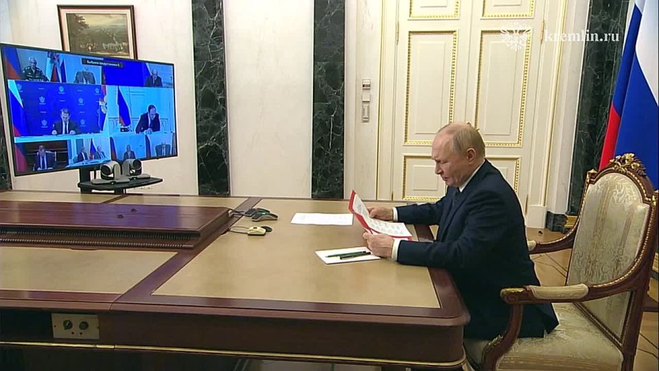 Путин обсудил с постоянными членами Совбеза вопросы информационной безопасности – Кремль