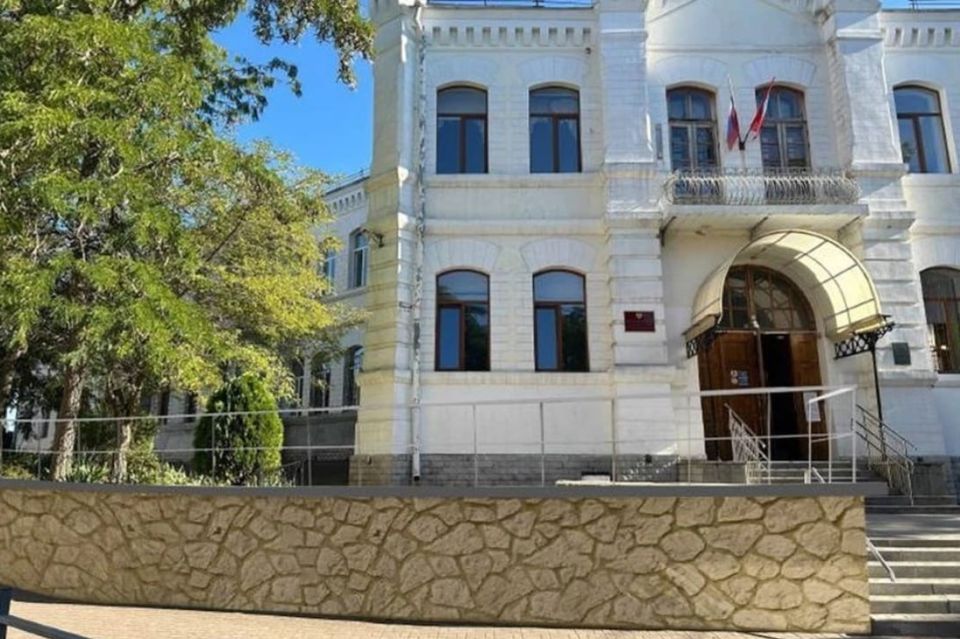 Ремонт в историческом центре Севастополя, современная поликлиника и кофейня у сквера: какие проекты одобрили на заседании архсовета