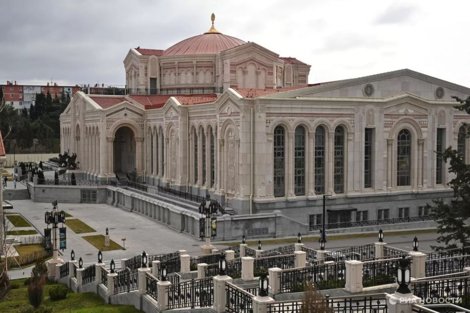 Глава Минпросвещения РФ посоветовал школьникам посетить "Новый Херсонес"