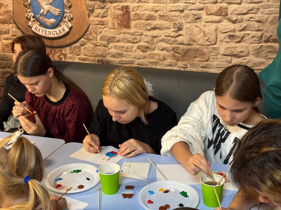 Татьяна Лобач: Вместе с директором Департамента труда и социальной защиты населения города Севастополя Еленой Сулягиной посетили «Социальный приют для детей и подростков» Татьяна Лобач: Вместе с директором Департамента труда и социальной защиты населения города Севастополя Еленой Сулягиной посетили «Социальный приют для детей и подростков»