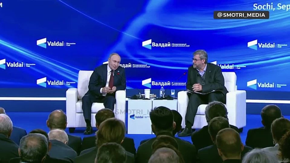 — Владимир Владимирович, а зачем вы в Данию столько дронов посылаете?
