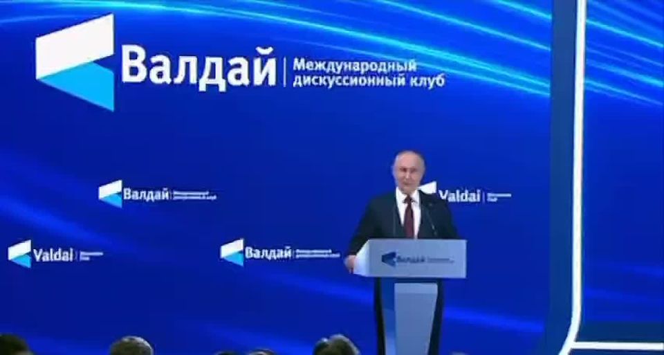 «Против лома нет приема, окромя другого лома, а он всегда появляется в мире», — Владимир Путин о взаимоотношениях на мировой политической арене