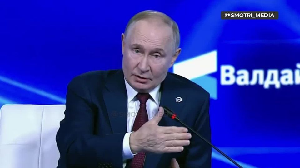 Мы перестроили множество своих отношений с партнёрами, выстроили логистику, системы расчетов, но нам предстоит повысить технологичность экономики и повысить оплату труда — Путин