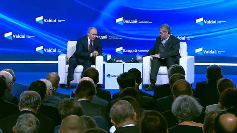 Владимира Путина радует возрождение русских традиций
