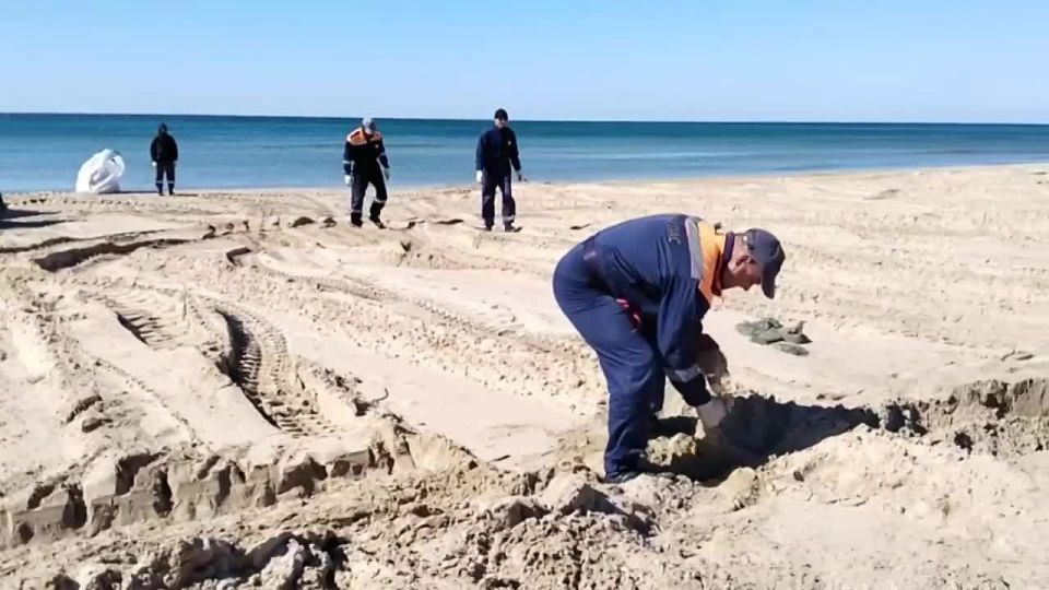 В Анапе демонтировали основную часть 16-километрового защитного вала, который служил барьером от нефтепродуктов – оперштаб Кубани