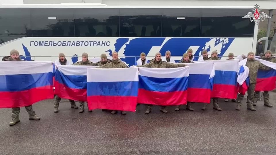 В Минобороны поделились кадрами возвращения российских военнослужащих домой