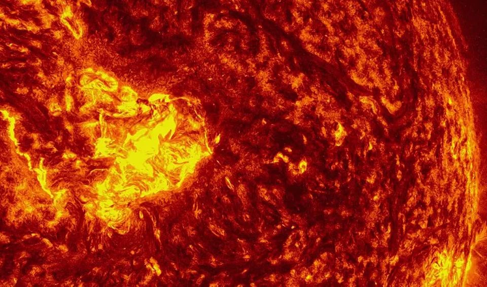 Магнитная буря продолжается четвертые сутки из-за экстремально высокой скорости солнечного ветра