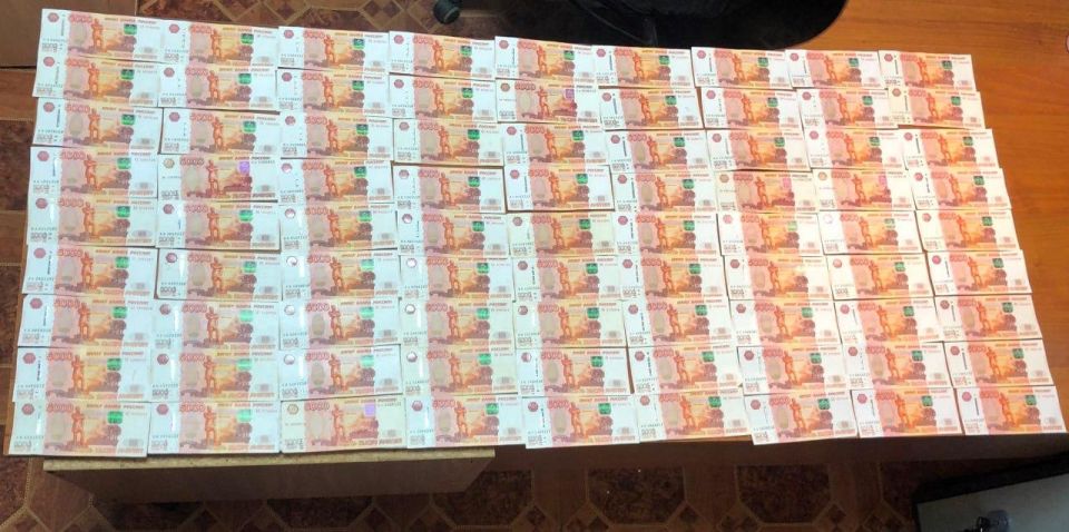 В Севастополе будут судить курьера дистанционных мошенников, обманувшего пенсионеров на 9,2 млн руб