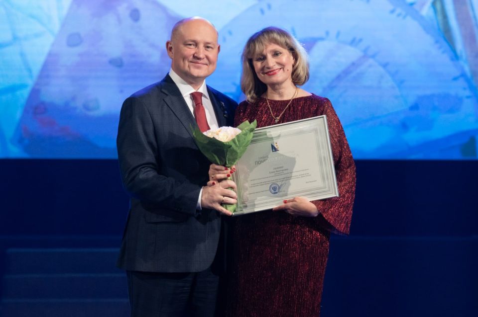 Михаил Развожаев: Сегодня в театре имени А. В. Луначарского в торжественной обстановке поздравил севастопольских учителей с предстоящим профессиональным праздником и вручил им награды Михаил Развожаев: Сегодня в театре имени А. В. Луначарского в торжественной обстановке поздравил севастопольских учителей с предстоящим профессиональным праздником и вручил им награды