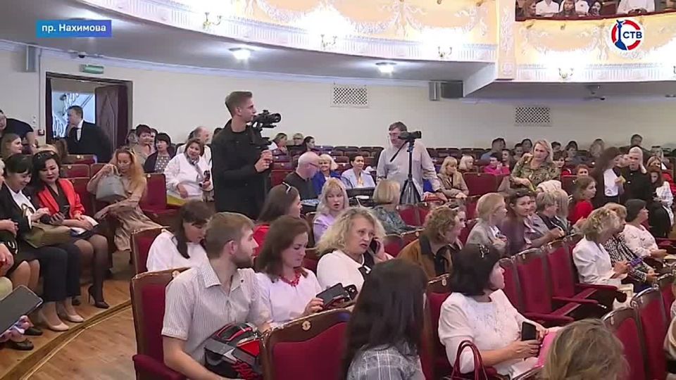 В Севастополе чествовали учителей в преддверии профессионального праздника