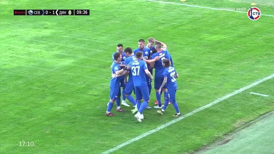 «Севастополь» забивает первый гол в ворота соперника