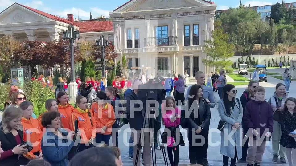 В «Новом Херсонесе» сегодня дети проводят бесплатные обзорные экскурсии для посетителей