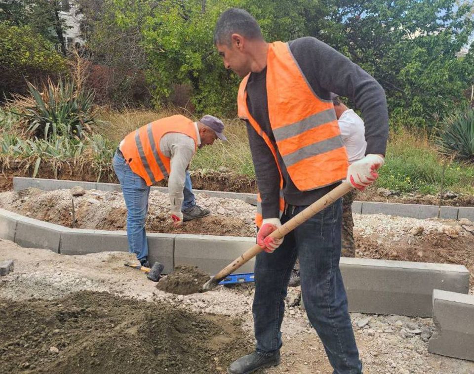 На улице Адмирала Фадеева начался ремонт внутриквартальной дороги На улице Адмирала Фадеева начался ремонт внутриквартальной дороги