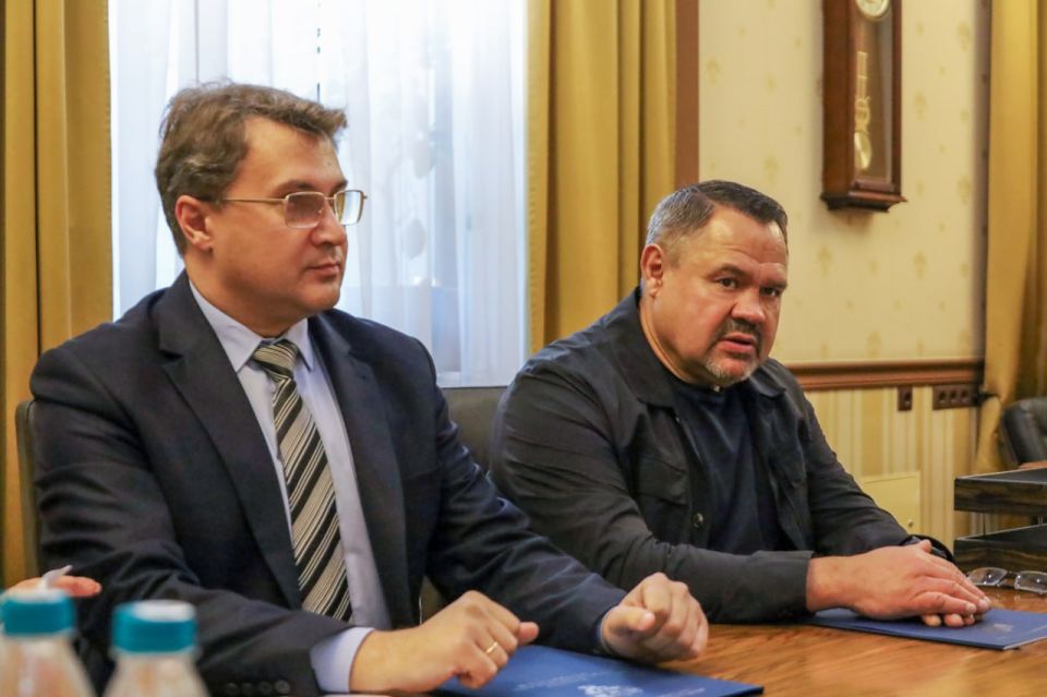 Юрий Гоцанюк: В ходе встречи с заместителем руководителя Федерального казначейства Александром Юрьевичем Демидовым обсудили вопросы взаимодействия в сфере расширенного казначейского сопровождения госконтрактов, прежде всего... Юрий Гоцанюк: В ходе встречи с заместителем руководителя Федерального казначейства Александром Юрьевичем Демидовым обсудили вопросы взаимодействия в сфере расширенного казначейского сопровождения госконтрактов, прежде всего...