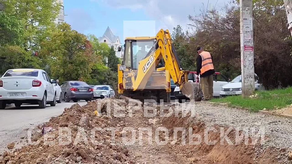 На ул. Адмирала Фадеева укладывают новый 200-метровый тротуар