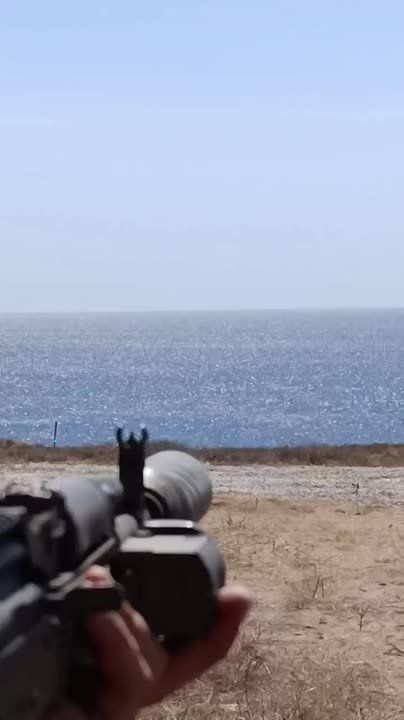 Вот так, благодаря компании "Гагаринг" и инструкторам "Последний РУБЕЖ", "ЛЫНЯ", " САЙГА" тренировались сбивать дроны не только с гладкоствольных ружей, но и с автомата Калашникова