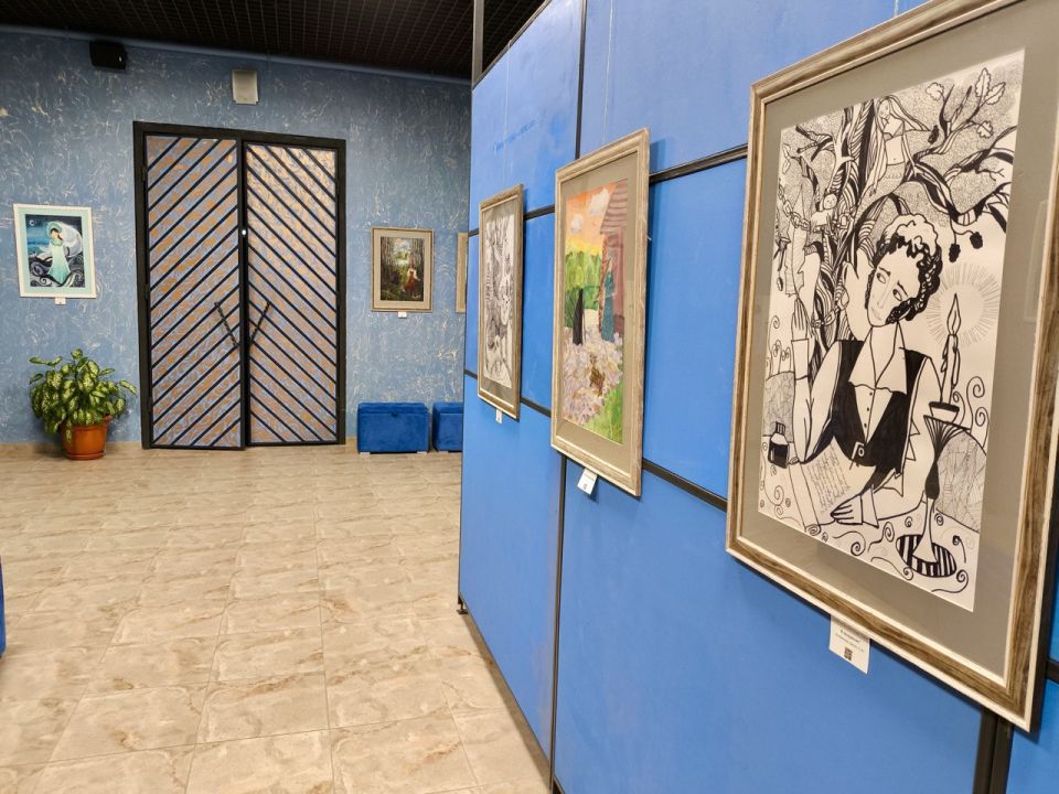 В Севастопольском ТЮЗе открылась выставка по мотивам сказок Пушкина В Севастопольском ТЮЗе открылась выставка по мотивам сказок Пушкина