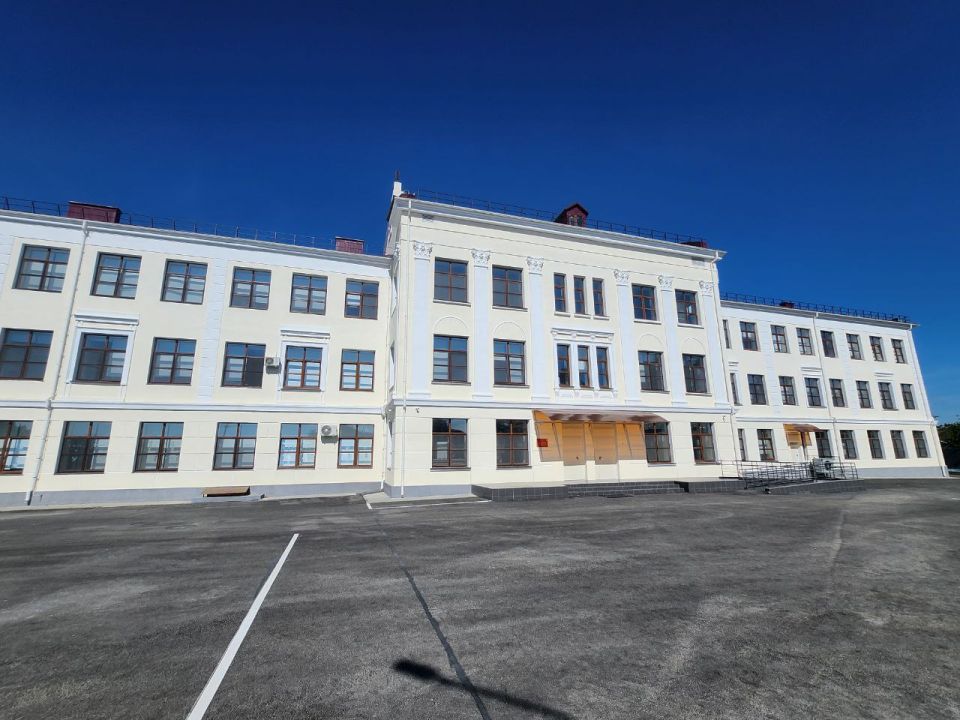 Александр Кулагин: Какими же красивыми становятся наши школы после капитального ремонта! У зданий, построенных в прошлом веке, как будто бы, появляется новая жизнь Александр Кулагин: Какими же красивыми становятся наши школы после капитального ремонта! У зданий, построенных в прошлом веке, как будто бы, появляется новая жизнь