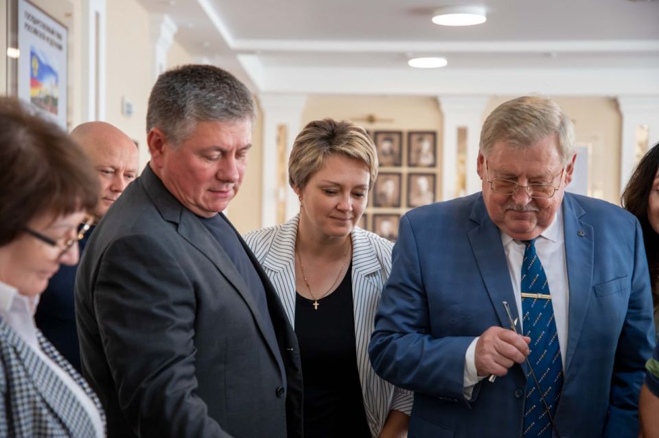 � ���������� ��� ������ �� �. ����������� ������� ����� ������������� ����� �������������� �������� ���� �������� �������� � �������