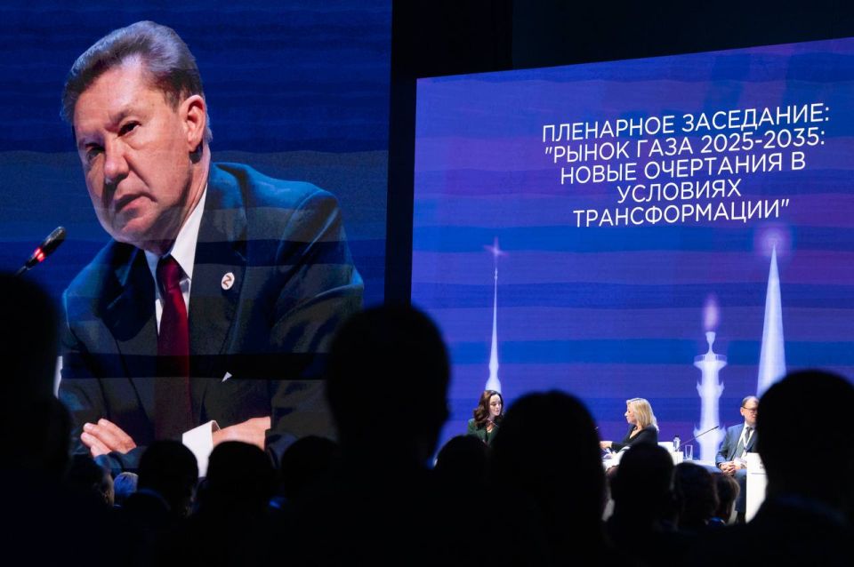 Михаил Развожаев: Работал сегодня на XIV Петербургском международном газовом форуме Михаил Развожаев: Работал сегодня на XIV Петербургском международном газовом форуме