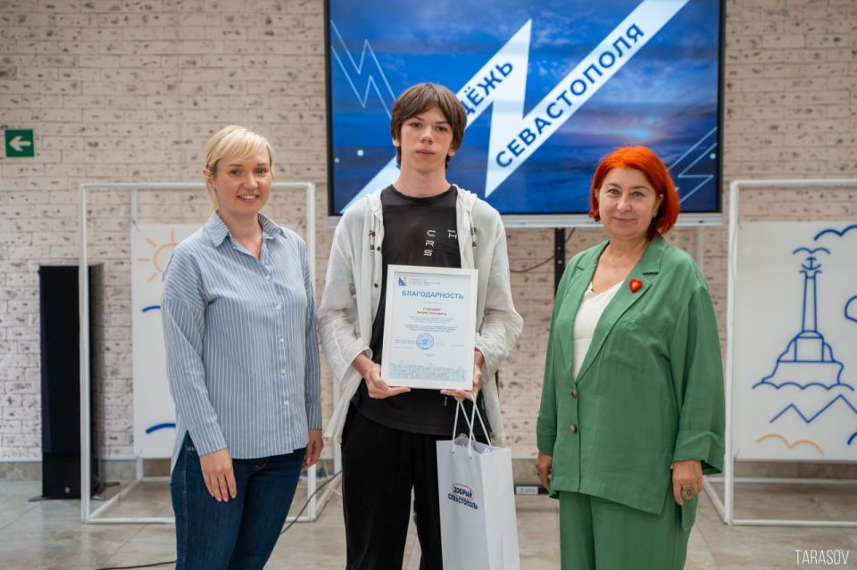 Вместе с начальником Управления по делам молодежи Мариной Юрьевной Слонченко встретились с волонтерами Вместе с начальником Управления по делам молодежи Мариной Юрьевной Слонченко встретились с волонтерами