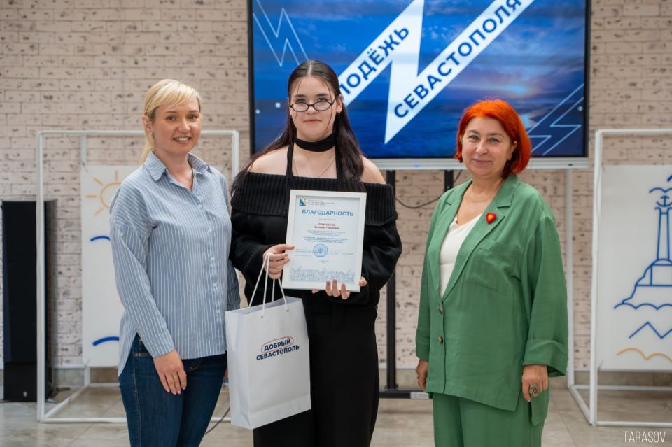 Вместе с начальником Управления по делам молодежи Мариной Юрьевной Слонченко встретились с волонтерами Вместе с начальником Управления по делам молодежи Мариной Юрьевной Слонченко встретились с волонтерами