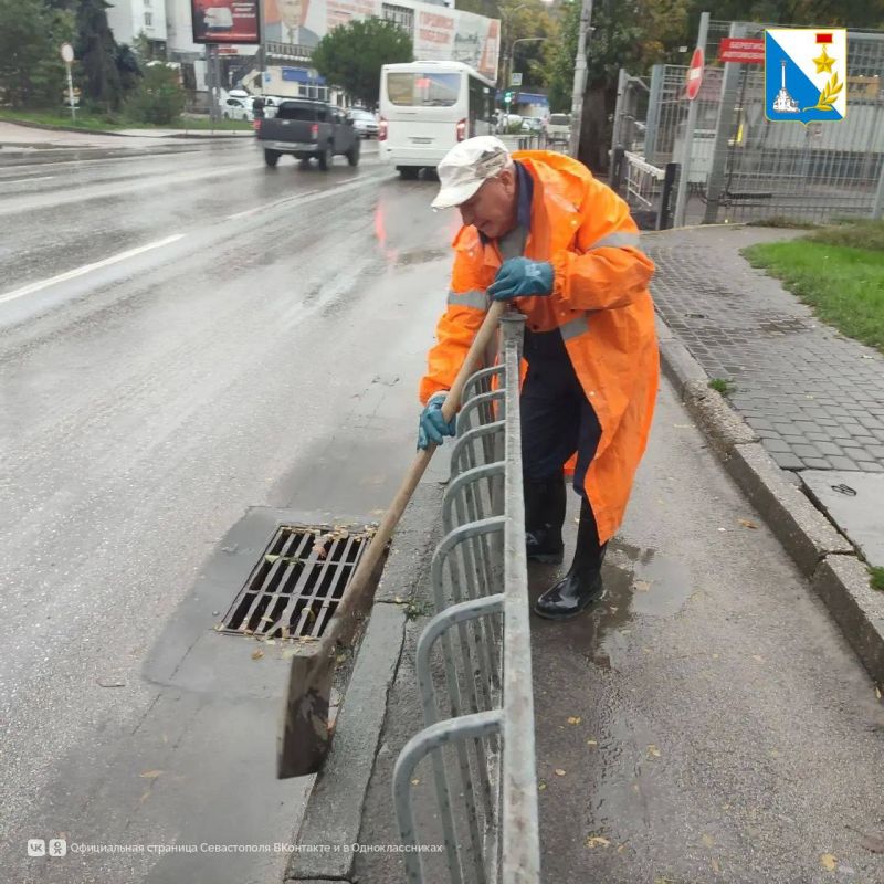 Дождь, начавшийся с утра по прогнозу продлится до позднего вечера Дождь, начавшийся с утра по прогнозу продлится до позднего вечера