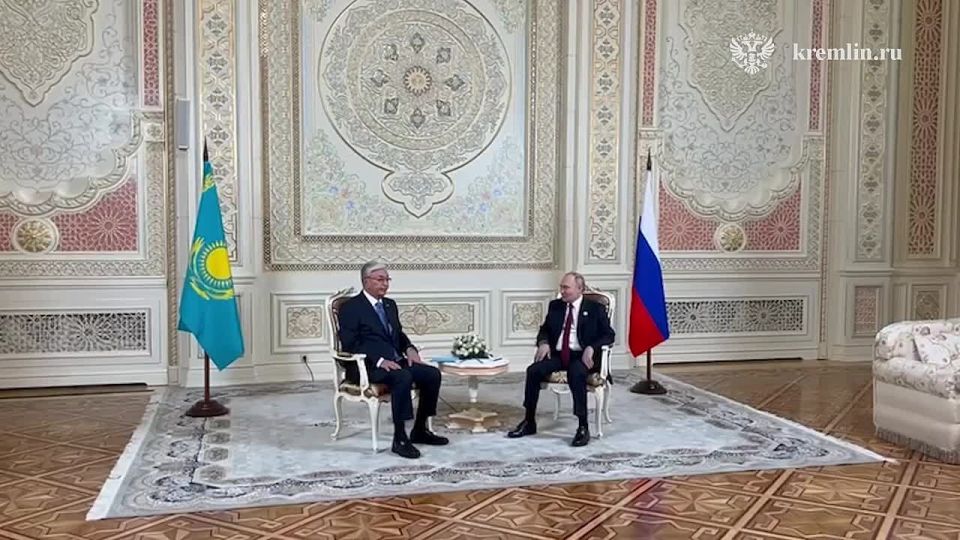 Путин провёл отдельную встречу с президентом Казахстана Токаевым – Кремль