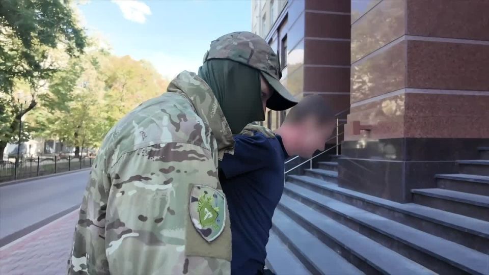 Жителя Севастополя задержали по подозрению в госизмене