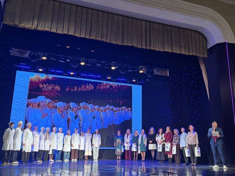 Первокурсников Севастопольского медицинского колледжа посвятили в студенты