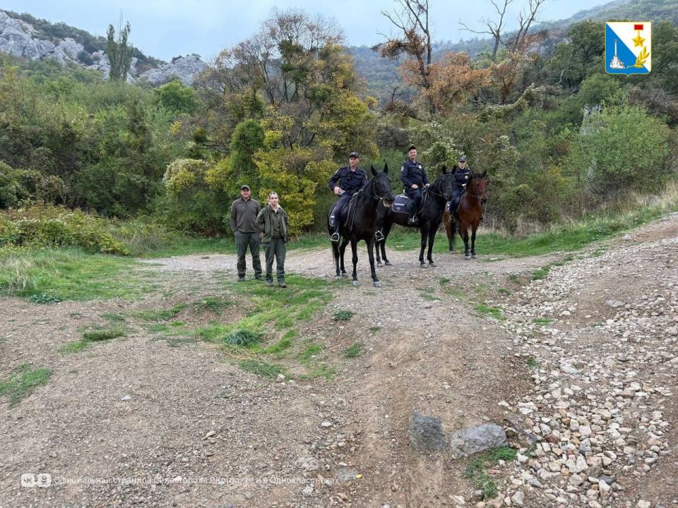 Охраняем леса. Лесники совместно с кавалерийским взводом полиции провели пешее патрулирование государственного природного заказника «Ласпи» Охраняем леса. Лесники совместно с кавалерийским взводом полиции провели пешее патрулирование государственного природного заказника «Ласпи»
