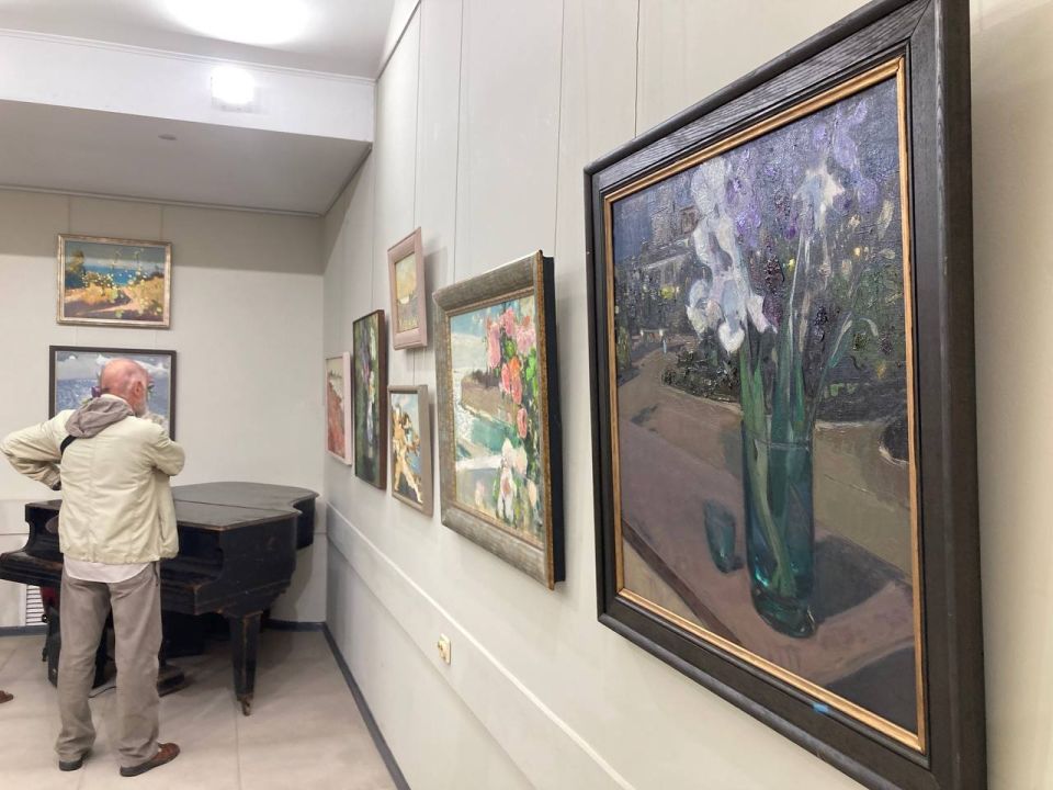 В некоторых картинах Шипилин сознательно избегает точной географической привязки, создавая обобщённые образы В некоторых картинах Шипилин сознательно избегает точной географической привязки, создавая обобщённые образы