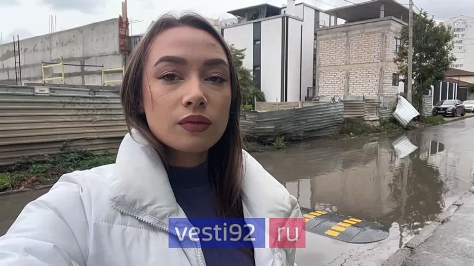 В Севастополе фиксируют единичные случаи подтопления дорог