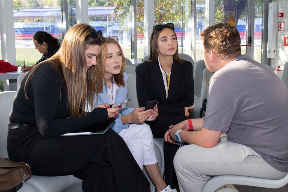 Воспитание будущего начинается в «Смене»! Воспитание будущего начинается в «Смене»!