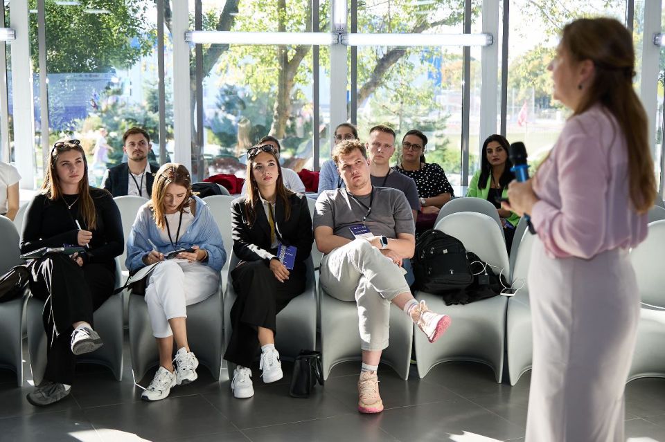 Воспитание будущего начинается в «Смене»! Воспитание будущего начинается в «Смене»!