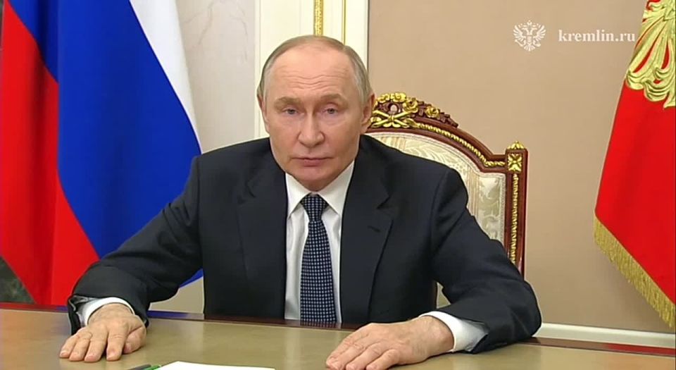 В отечественном АПК предстоит активно внедрять цифровые технологии, роботизировать производства, использовать преимущества ИИ. Всё это повысит эффективность отрасли, сделает её ещё более технологичной