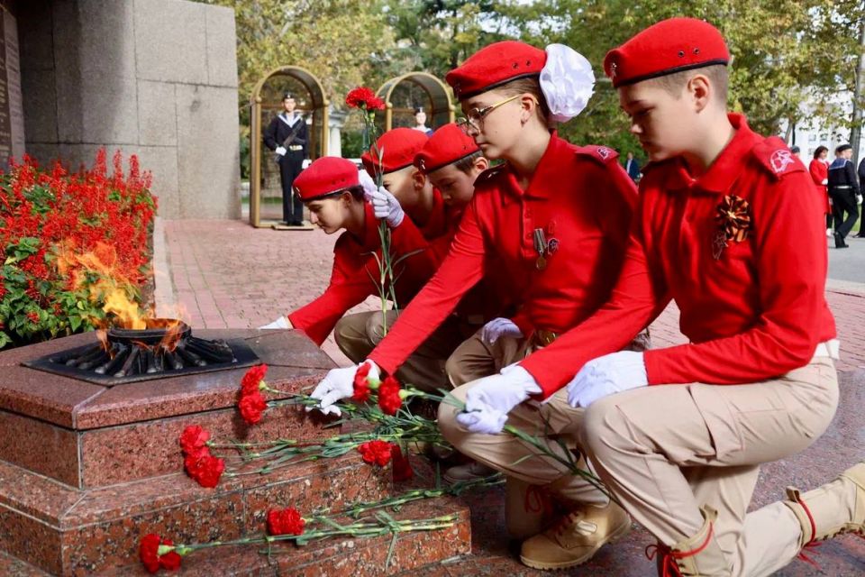 Начальник Главного штаба Всероссийского детско-юношеского военно-патриотического общественного движения «Юнармия», заместитель Председателя РДДМ «Движение Первых», Герой РФ, легендарный участник СВО с позывным «Струна»... Начальник Главного штаба Всероссийского детско-юношеского военно-патриотического общественного движения «Юнармия», заместитель Председателя РДДМ «Движение Первых», Герой РФ, легендарный участник СВО с позывным «Струна»...