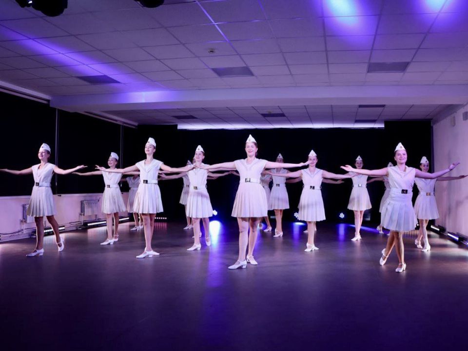 Дворцу культуры «Севастопольский» — 40 лет Дворцу культуры «Севастопольский» — 40 лет