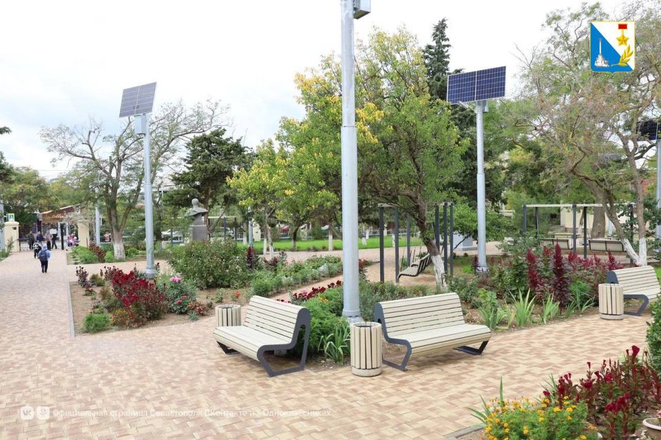 Ремонтируем школы. После капремонта в качинской школе № 13 им.А.И. Покрышкина, одной из старейших в Севастополе, учатся 530 ребят Ремонтируем школы. После капремонта в качинской школе № 13 им.А.И. Покрышкина, одной из старейших в Севастополе, учатся 530 ребят