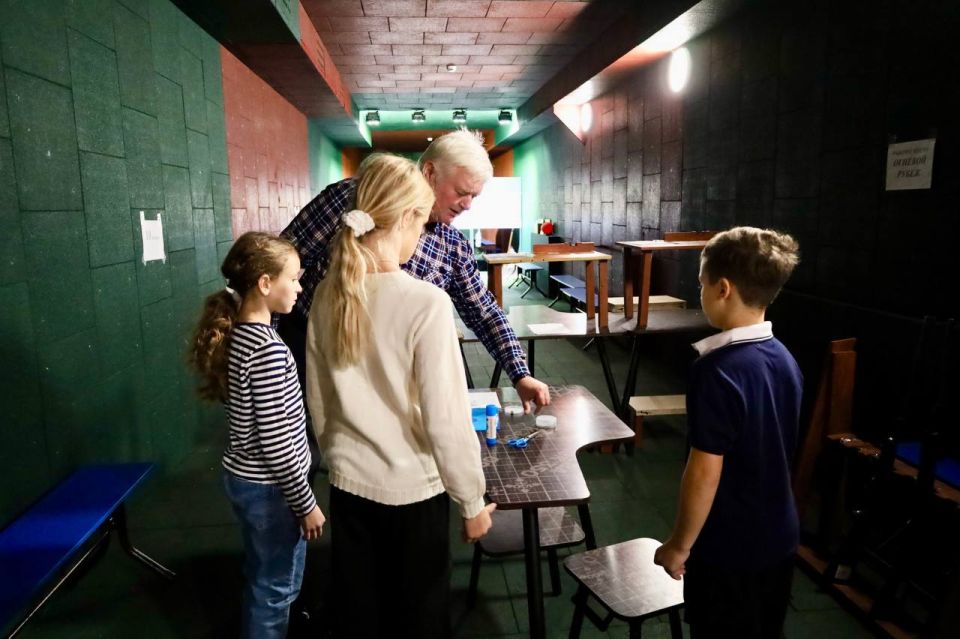 Школа № 13 имени трижды Героя Советского Союза Александра Ивановича Покрышкина — одна из старейших в Севастополе Школа № 13 имени трижды Героя Советского Союза Александра Ивановича Покрышкина — одна из старейших в Севастополе