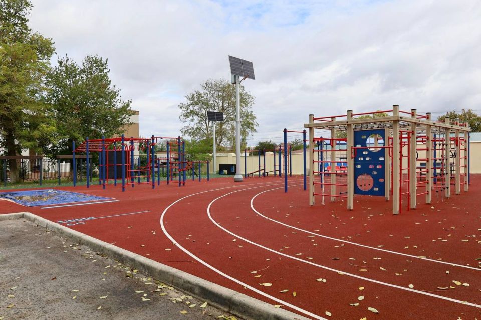 Школа № 13 имени трижды Героя Советского Союза Александра Ивановича Покрышкина — одна из старейших в Севастополе Школа № 13 имени трижды Героя Советского Союза Александра Ивановича Покрышкина — одна из старейших в Севастополе