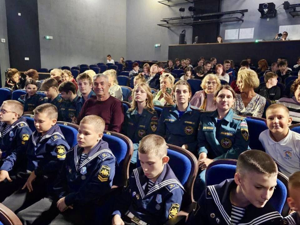 Севастопольский ТЮЗ отмечен за вклад в патриотическое воспитание Севастопольский ТЮЗ отмечен за вклад в патриотическое воспитание