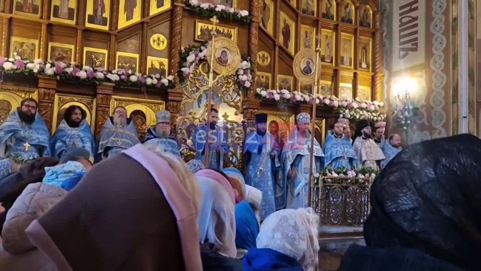 Сегодня православный мир отмечает великий праздник Покрова Пресвятой Богородицы