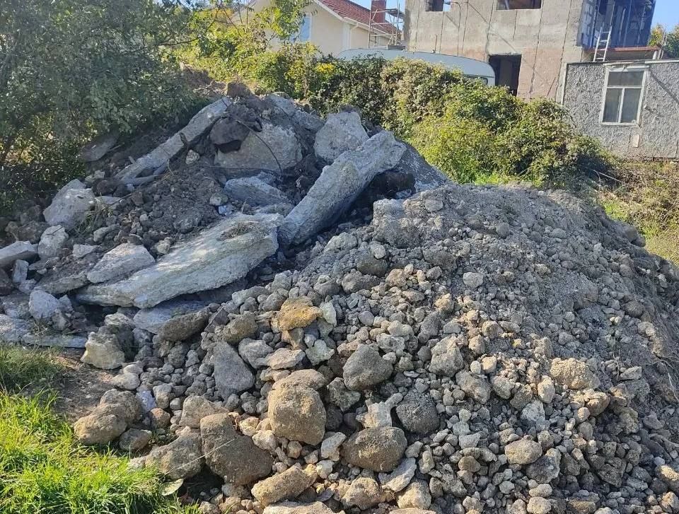 В Севастополе владелец грузовика заплатит 200 тысяч за сброс стройотходов