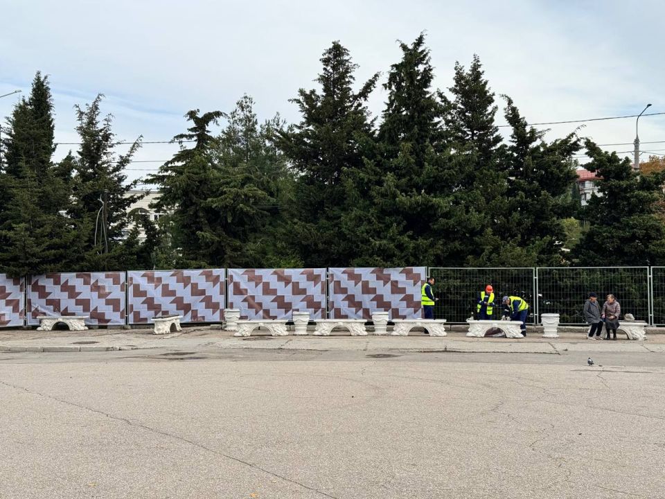 Площадь 50-летия СССР в Севастополе готовят к обновлению Площадь 50-летия СССР в Севастополе готовят к обновлению